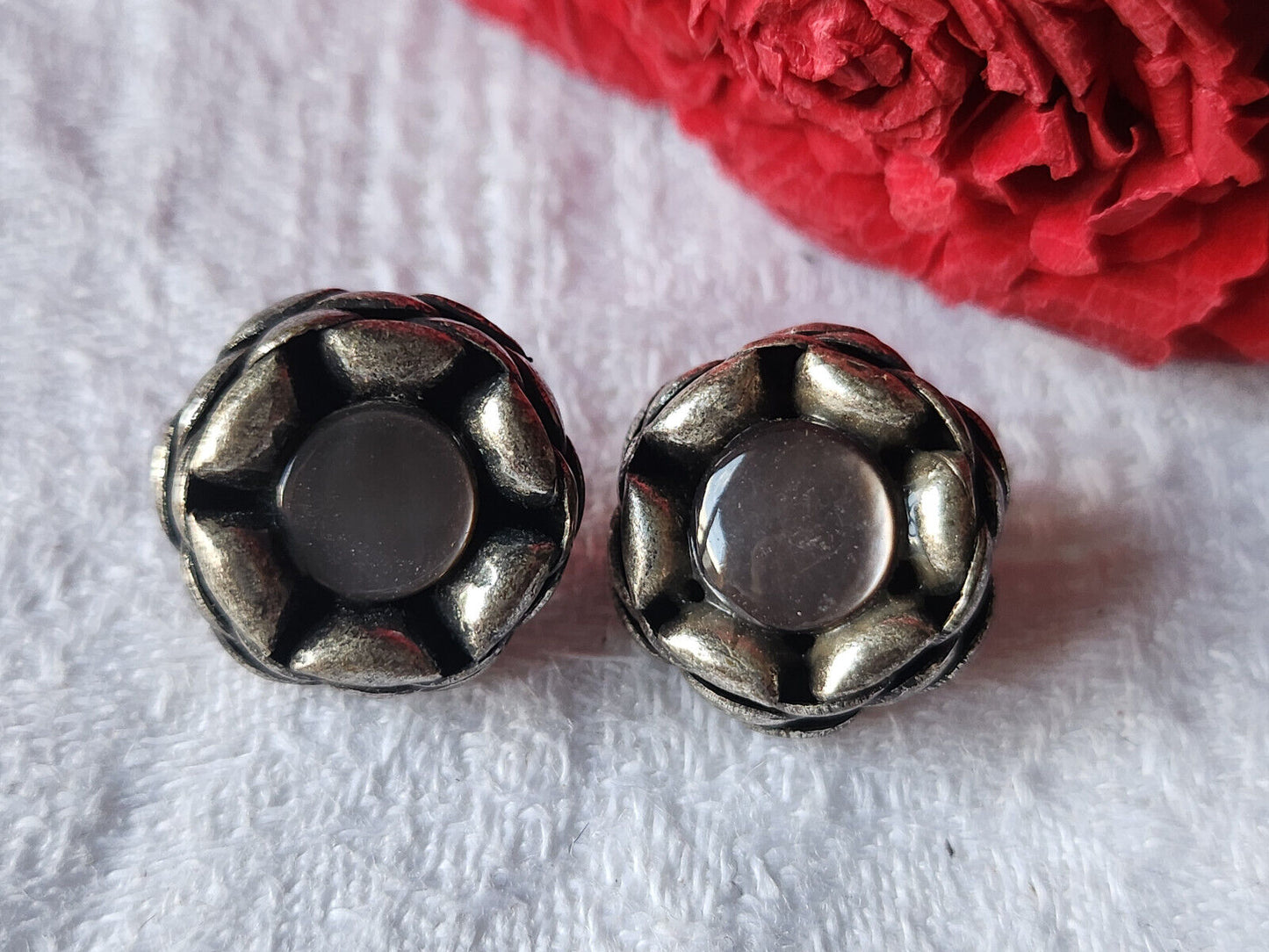 Duo boutons anciens metal coeur en nacre pourtour effet ananas 1,5 cm D11I