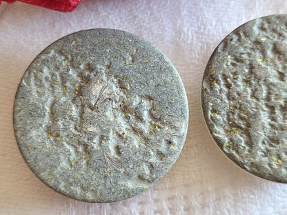 Duo boutons vintage  à pied  gris texturé paillette diamètre 3,1 cm G15P