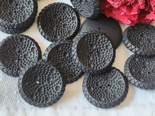 Lot 18 7 boutons vintage noir mat  alveole dentelle relief 2,1 cm ref 3068