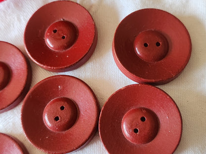 Lot 11 gros boutons anciens en bois rouge à trous 3 cm trous ref 6048