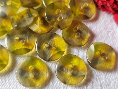 Lot 15  boutons vintage petits tons vert transparents 1,2 cm ref 3223