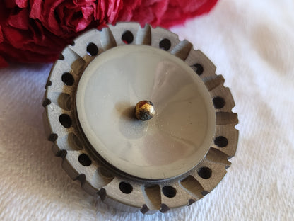 Gros bouton ancien collection gris  ajouré  original pied 3 cm ref 115