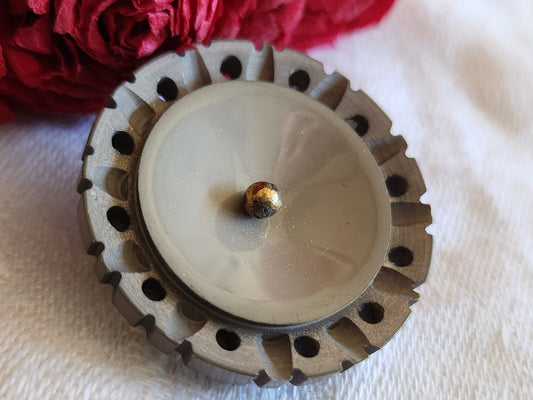 Gros bouton ancien collection gris  ajouré  original pied 3 cm ref 115