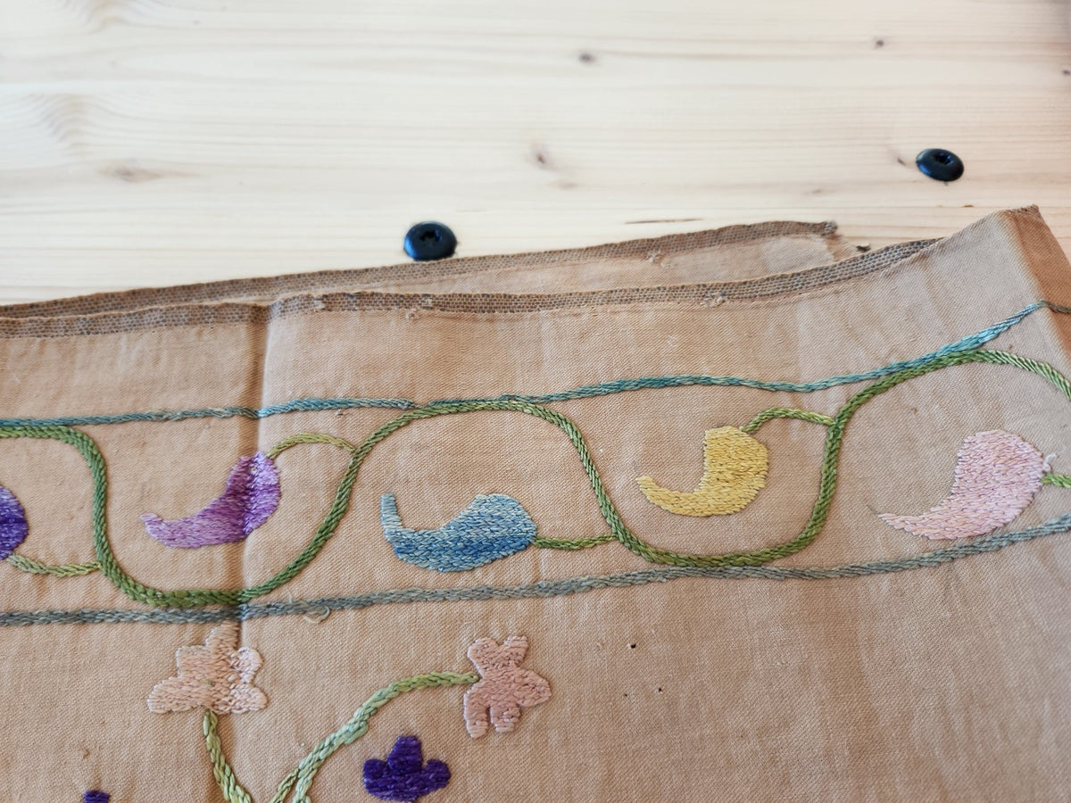 Trés ancien ouvrage XIXéme nappe d'autel? broderie B8