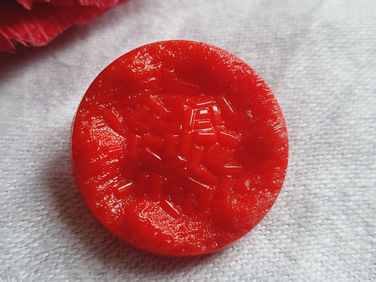 Bouton ancien en verre rouge diamètre: 2,1 cm vintage ref 814