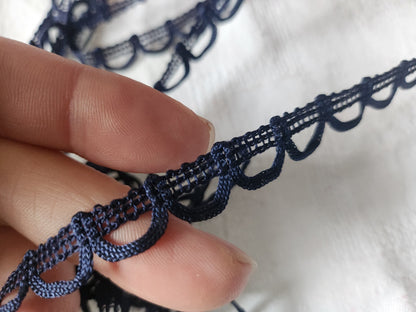 Galon /dentelle vintage bleu foncé 3 métres sur 1,2 cm A2