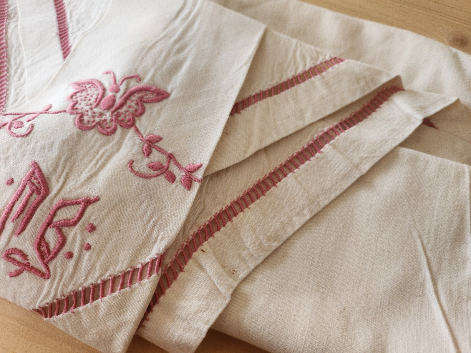Superbe taie housse de polochon double monogramme MB papillon ancien B8