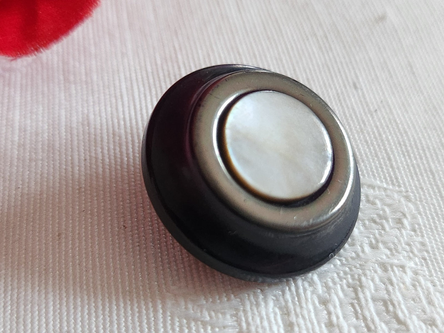 Bouton ancien cœur en nacre pied laiton 2,2 cm ou 22 mm G12K