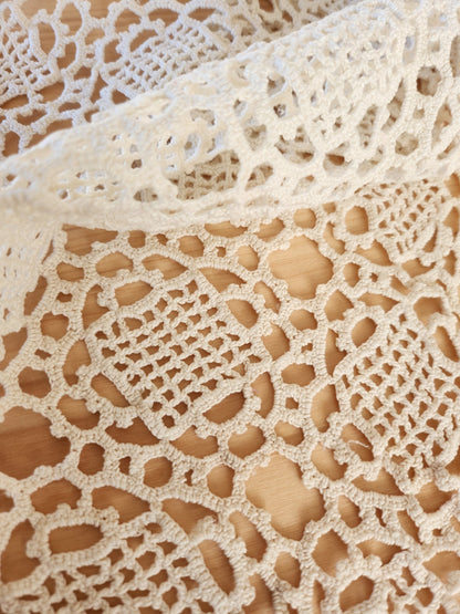 Gand napperon ancien crochet rectangulaire aérée 38 cm sur 60,5 cm B8