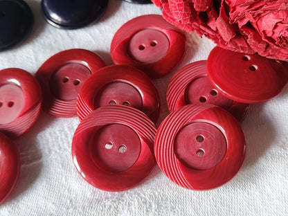 Lot 6 gros boutons vintage rouge travaillé trous 2,8 cm ref 2229