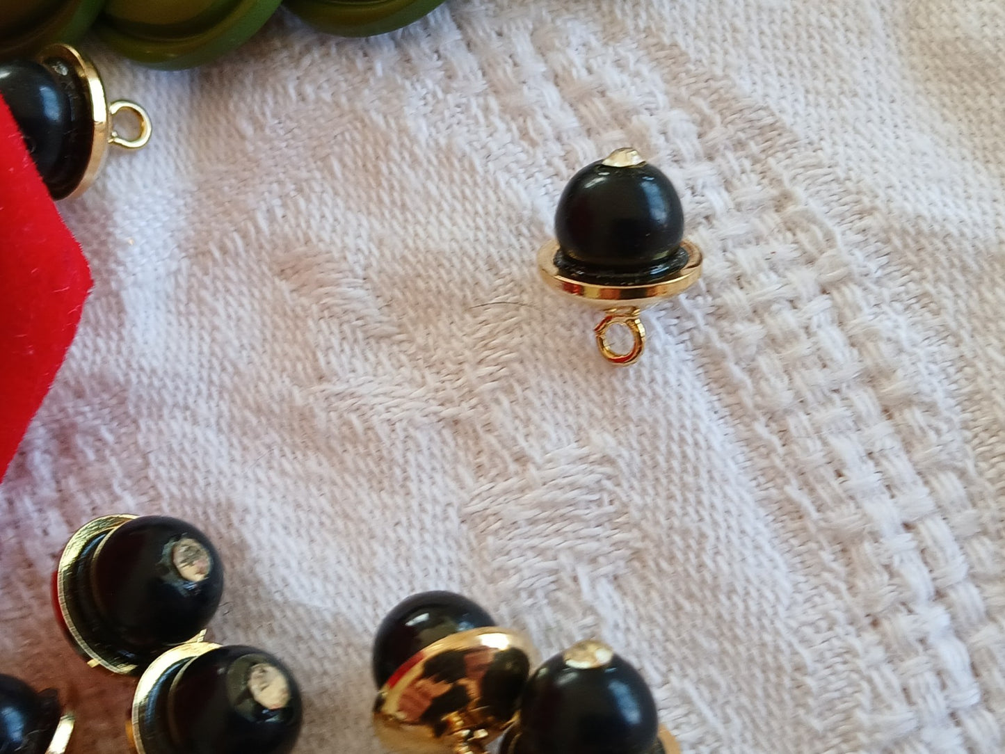 Lot 6 mini boutons anciens metal grelot strass 0,9 /1 cm  ref 6478