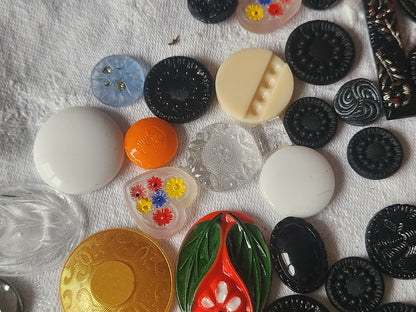 Lot 50 cabochons anciens en verre vintage panaché N°3   T2
