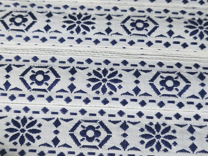 Galon vintage tissé fleur bleu  blanc  3 métres sur 2,2 cm A2