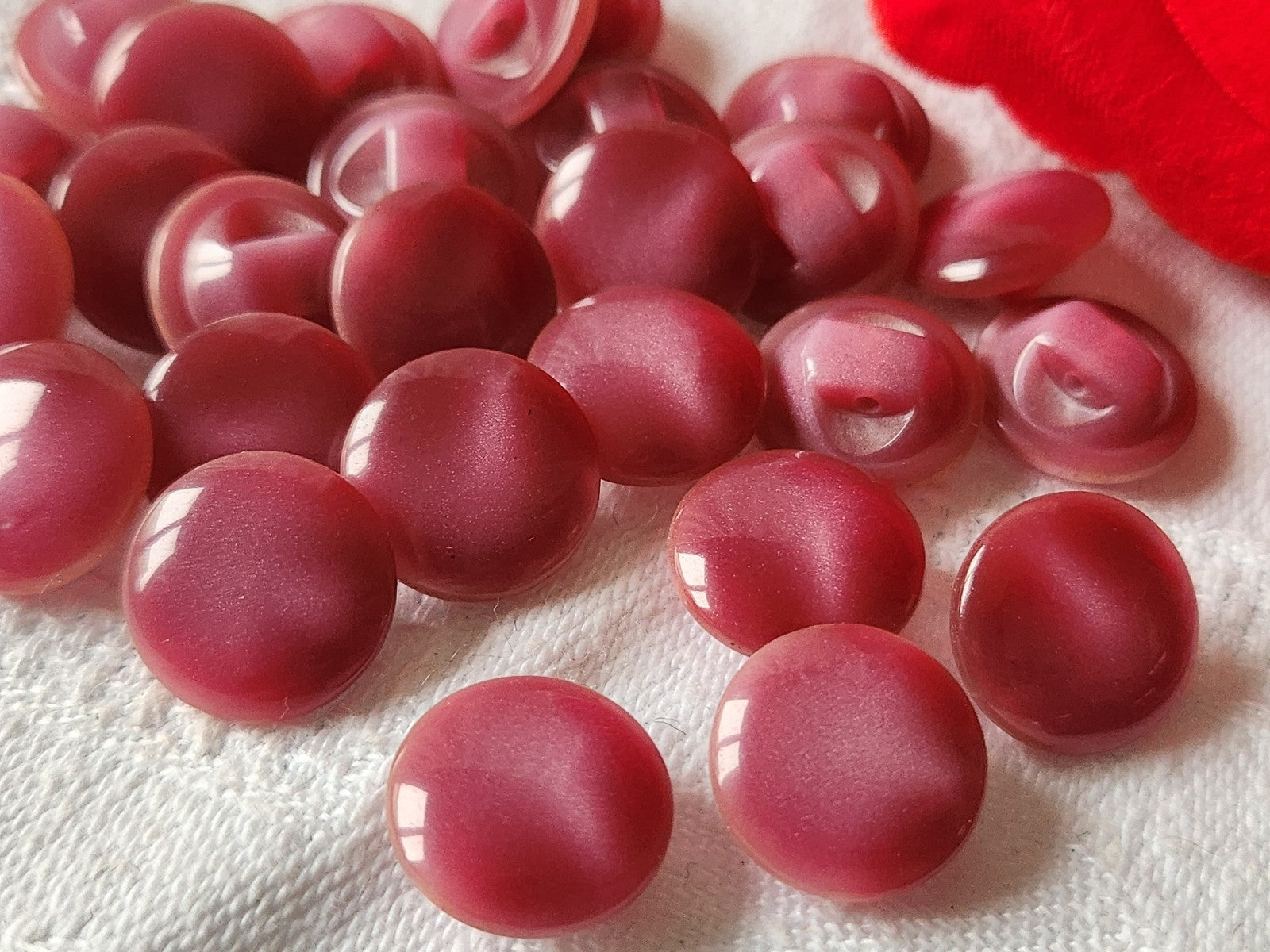 Lot 12 mignons boutons vintage rose camaieu  pied 1,2 cm ref 1627