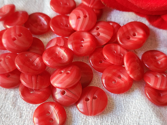 Lot 35 boutons vintage camaieu rouge trous 1,2 cm ref 6131