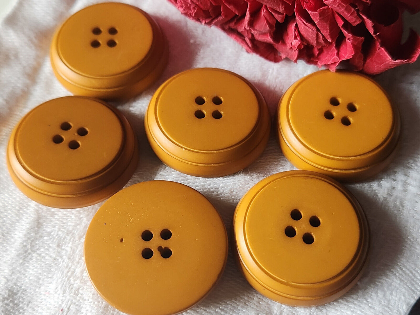 Lot 6 boutons vintage ocre mcamel épais trous 2,8 cm ref 5662