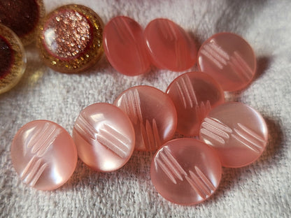 Lot 15 petits boutons vintage à pied rose 2 series 1,1 et 1,2 cm ref 230