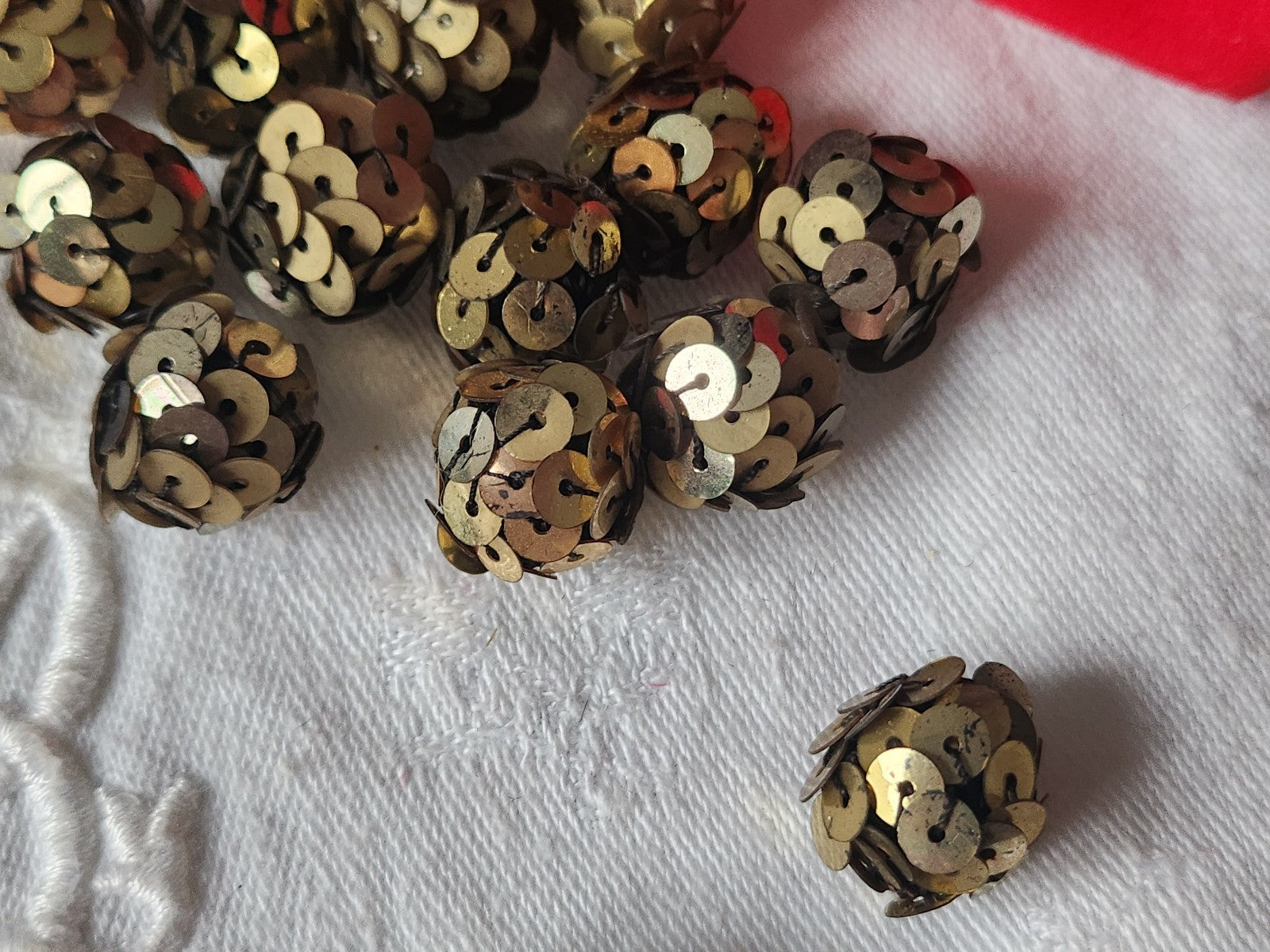 Lot 6 boutons anciens boule de sequin 1,4 cm ref 1535