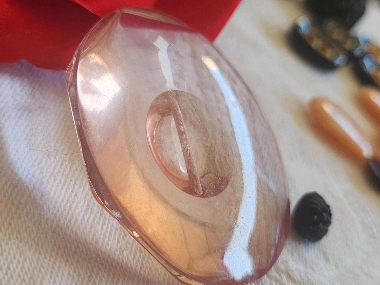 Enorme bouton vintage rose épais effet plexis pied veste  4,8 cm ref 2577