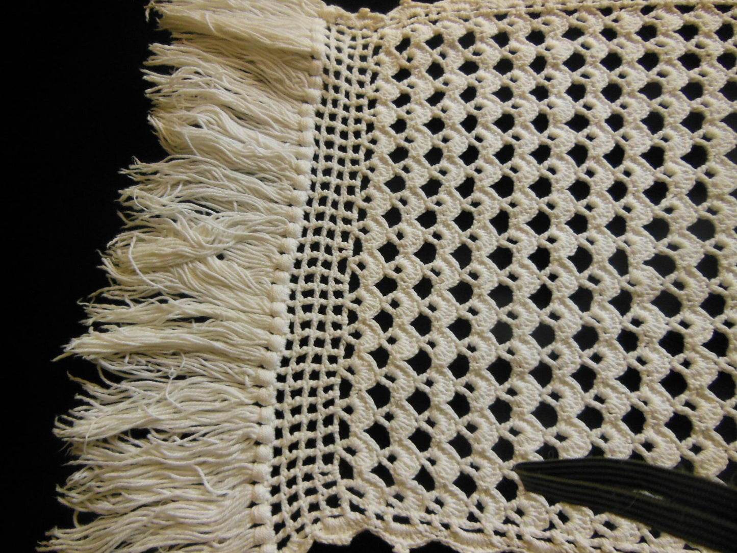 Napperon vintage crochet épais à franges à nettoyer 32 sur 74 cm B6-83