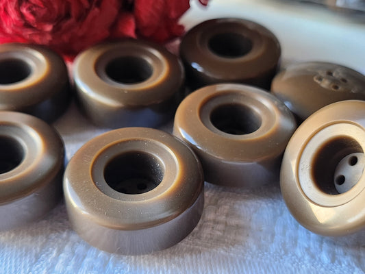 Lot 6 gros boutons vintage épais marron lourd 2,5 cm ref 5568