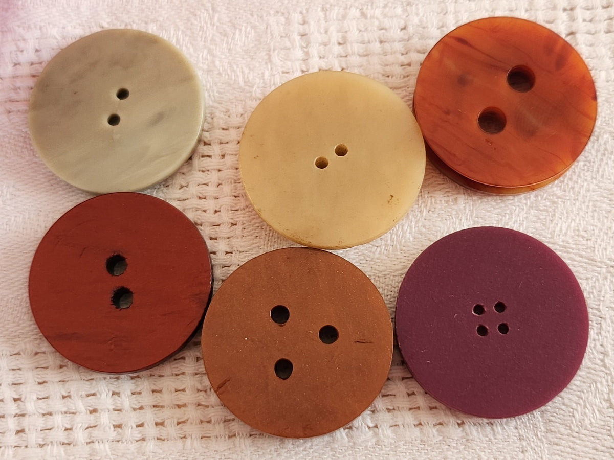Lot 6 boutons ancien art deco bakelite plastique galalithe 2,6/2,7 cm ref 6586