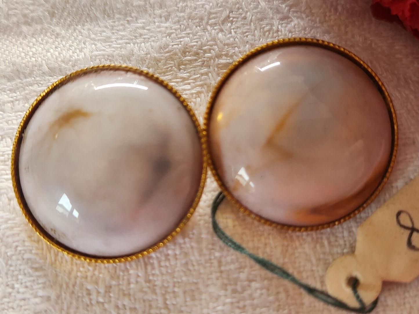 Duo boutons vintage en métal doré coeur effet marbre 2,3 cm D13C