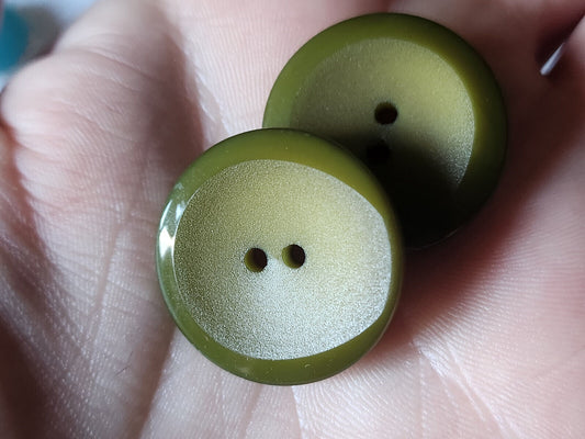 Lot 6 gros boutons vintage vert à trous 2,4 cm ref  2696
