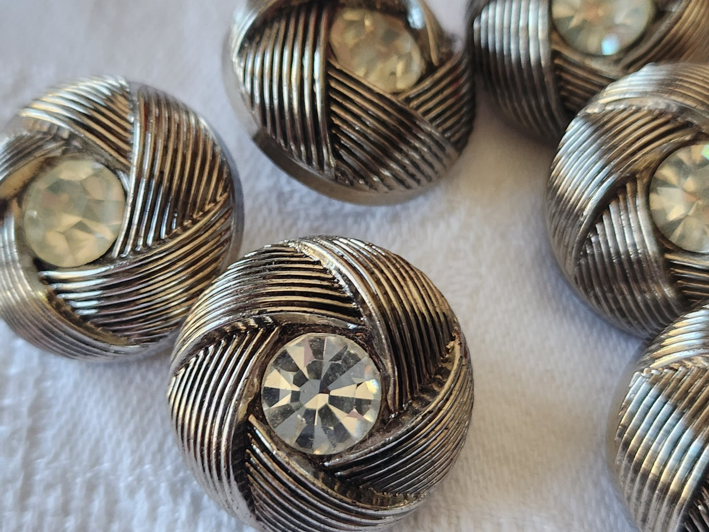 Lot 7 boutons vintage à pied argenté strass en verre acrylique 2,2 cm ref 4959