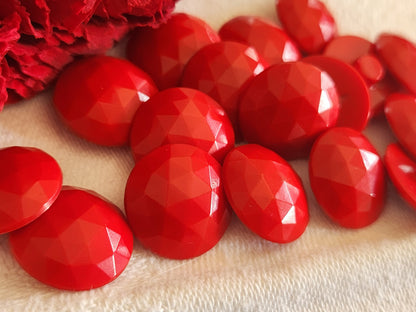 Lot 15 boutons vintage rouge  effet facette acrylique pied 1,4 cm ref 213