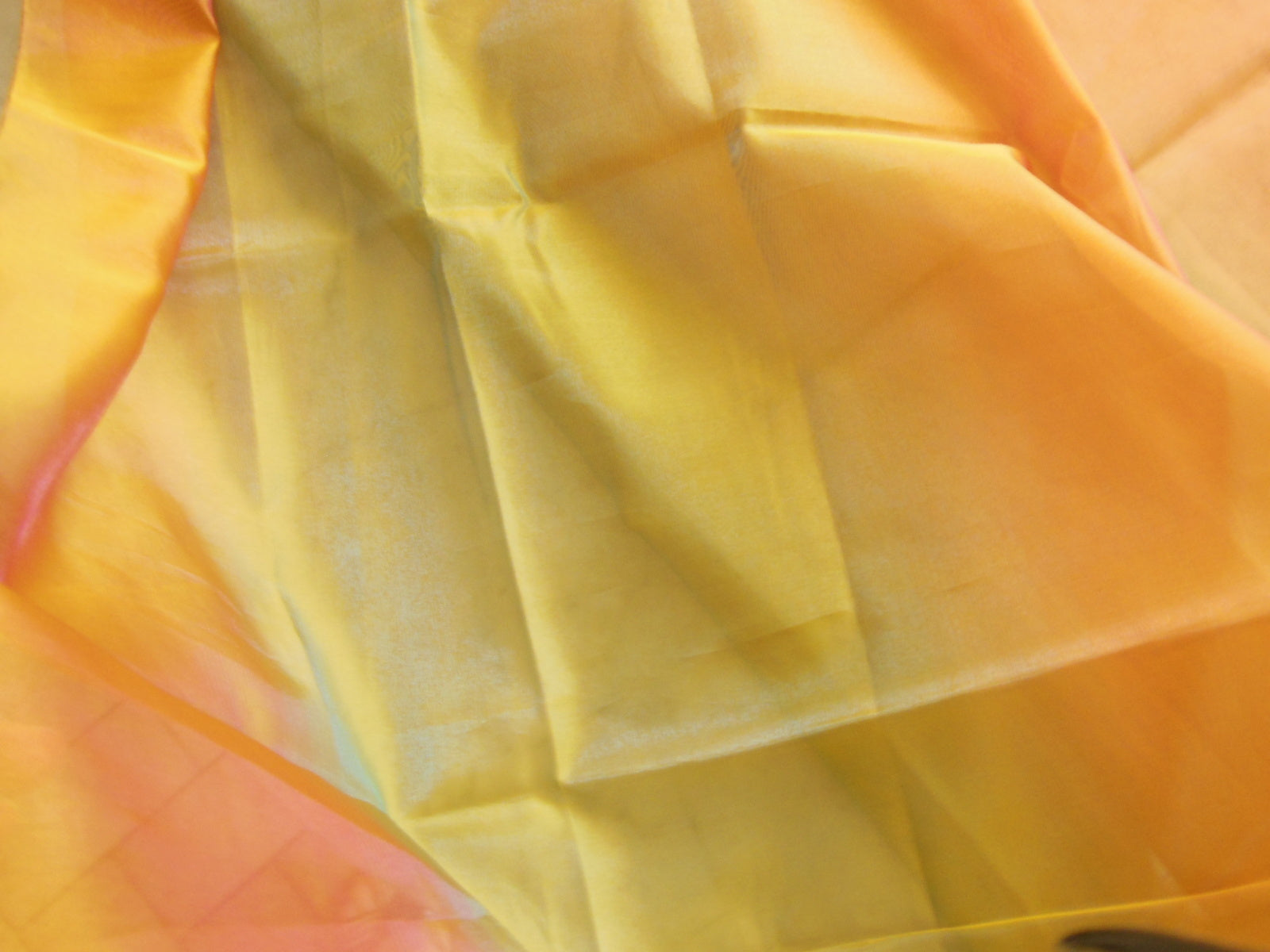 Coupon tissu luxe superbe voilage orange rose vert  1 m18 sur 1 m 03 B6