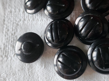 Lot 10 boutons vintage noir bombé strié ajouré 1,9 cm pied ref 836
