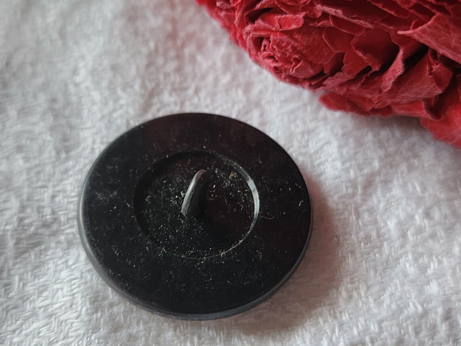 Gros bouton ancien cuir vert monture noir pied 2,8 cm ref 436