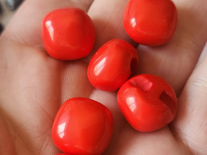 Lot 8 boutons vintage rouge épais volume pied superbe 1,5 cm ref 1467