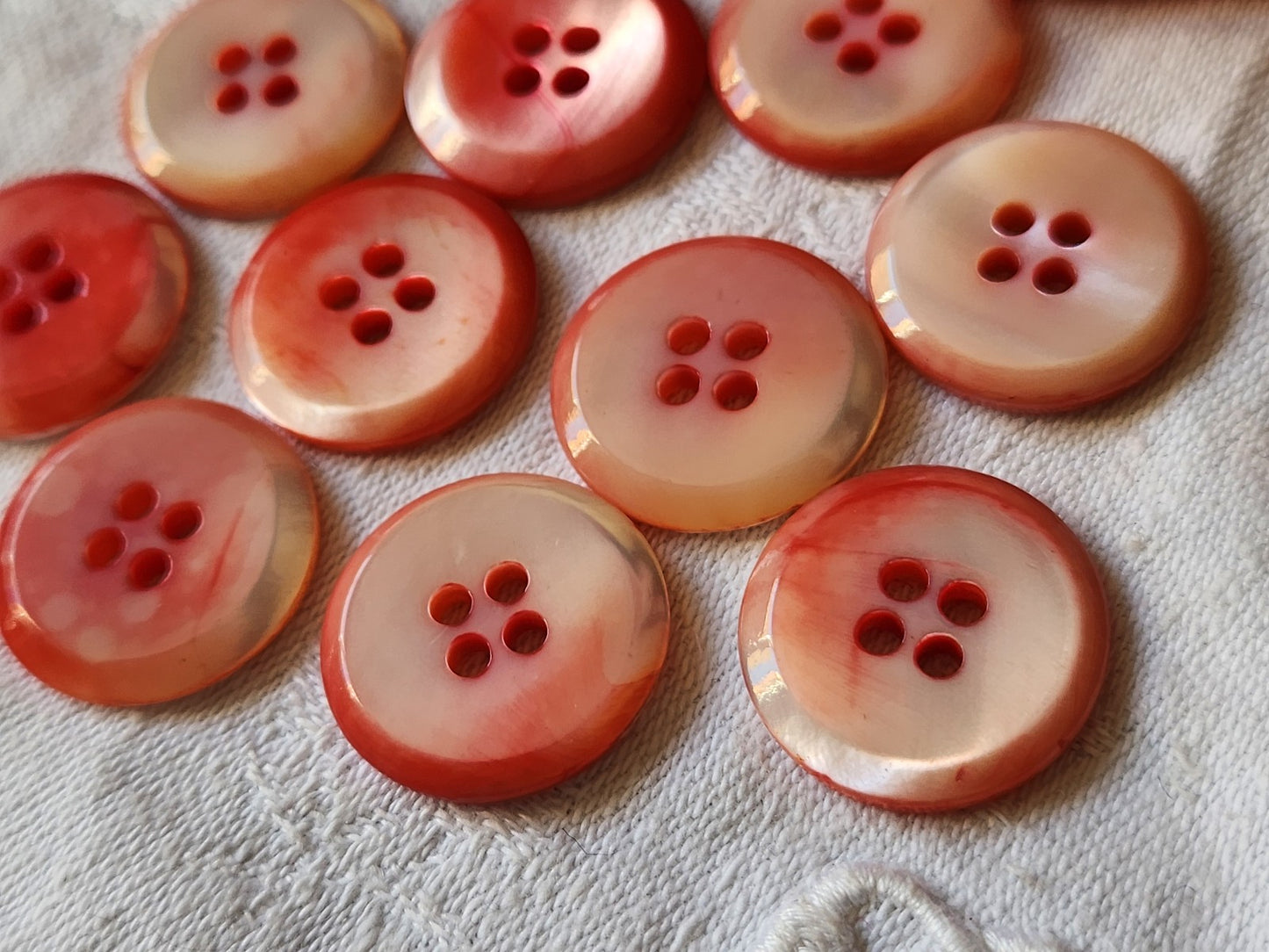 Lot 10 boutons vintage en nacre nacre 4 trous  2,2 cm ref 5067