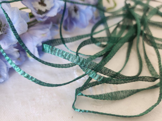 Galon / ruban moderne organza vert reflet 7 m 50 sur 06 effet cranté B9