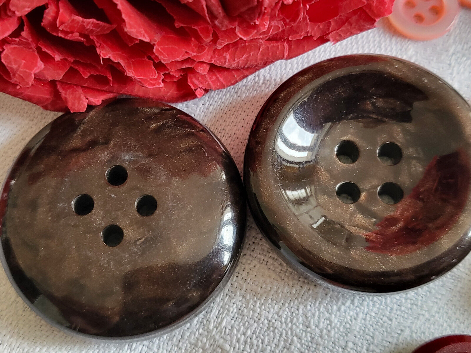 Duo gros boutons marron marbré vintage lumineux épais  3,5 cm ref 3380