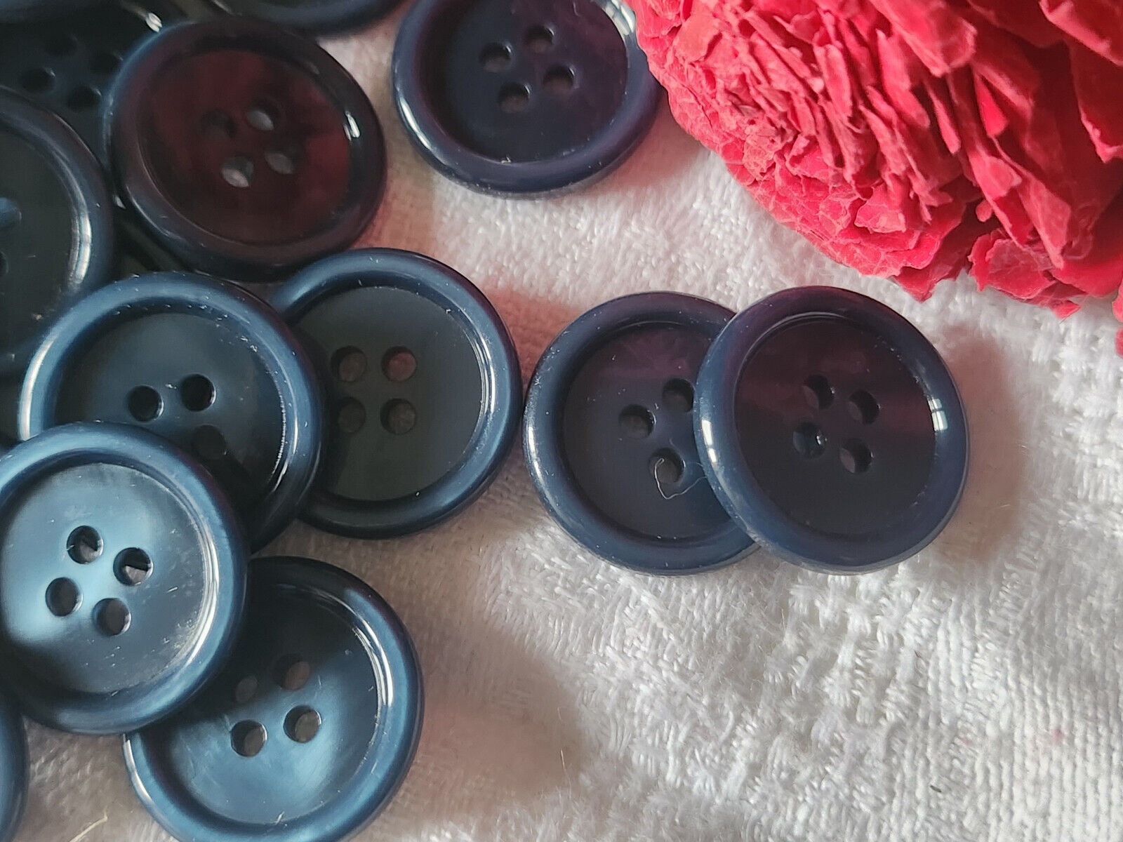 Lot 17 boutons vintage bleu marbré à trous 1,9 cm ref 5326