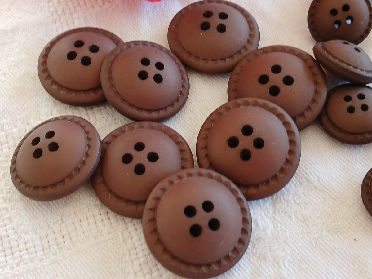 Lot 16 boutons vintage marron mat panaché 17 mm 22mm et 24 mm ref 6468