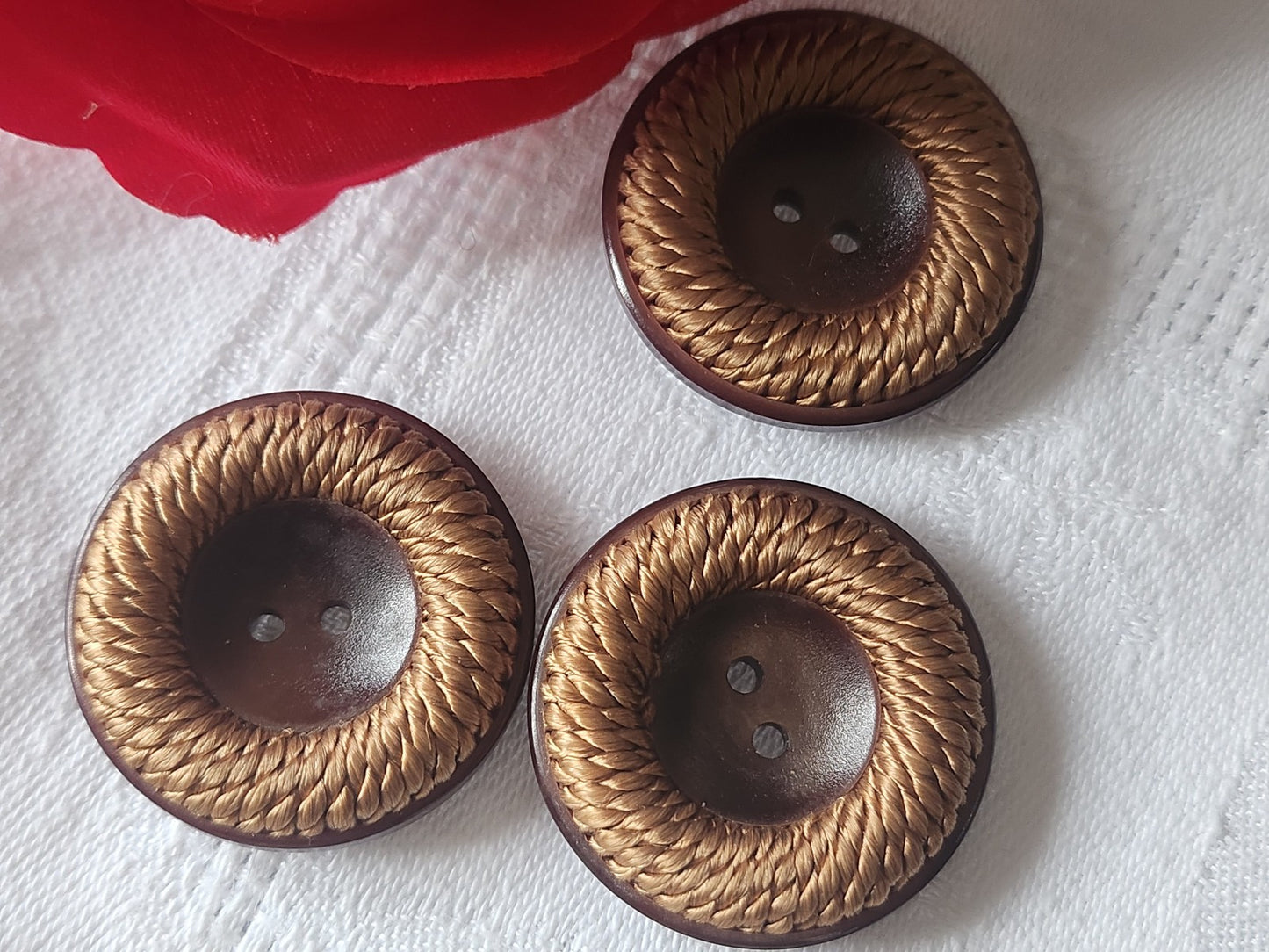 Trio gros bouton ancien vintage passementerie marron 3,3 cm ref 5377