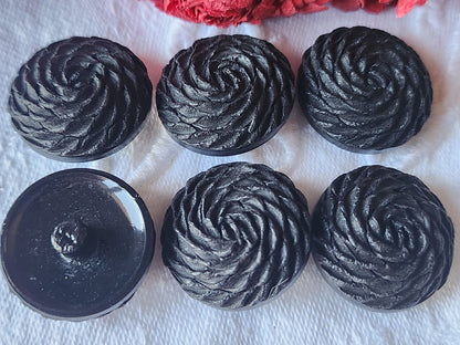 Lot 6 boutons vintage noir texturé à pied bombé 2,2 cm ref 450