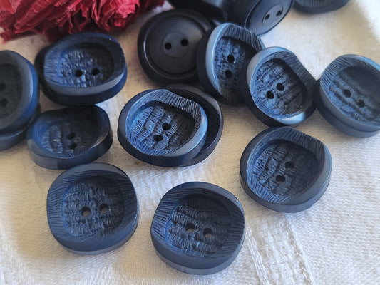 Lot 9  boutons vintage bleu texturé cambré trous  2 cm ref 608