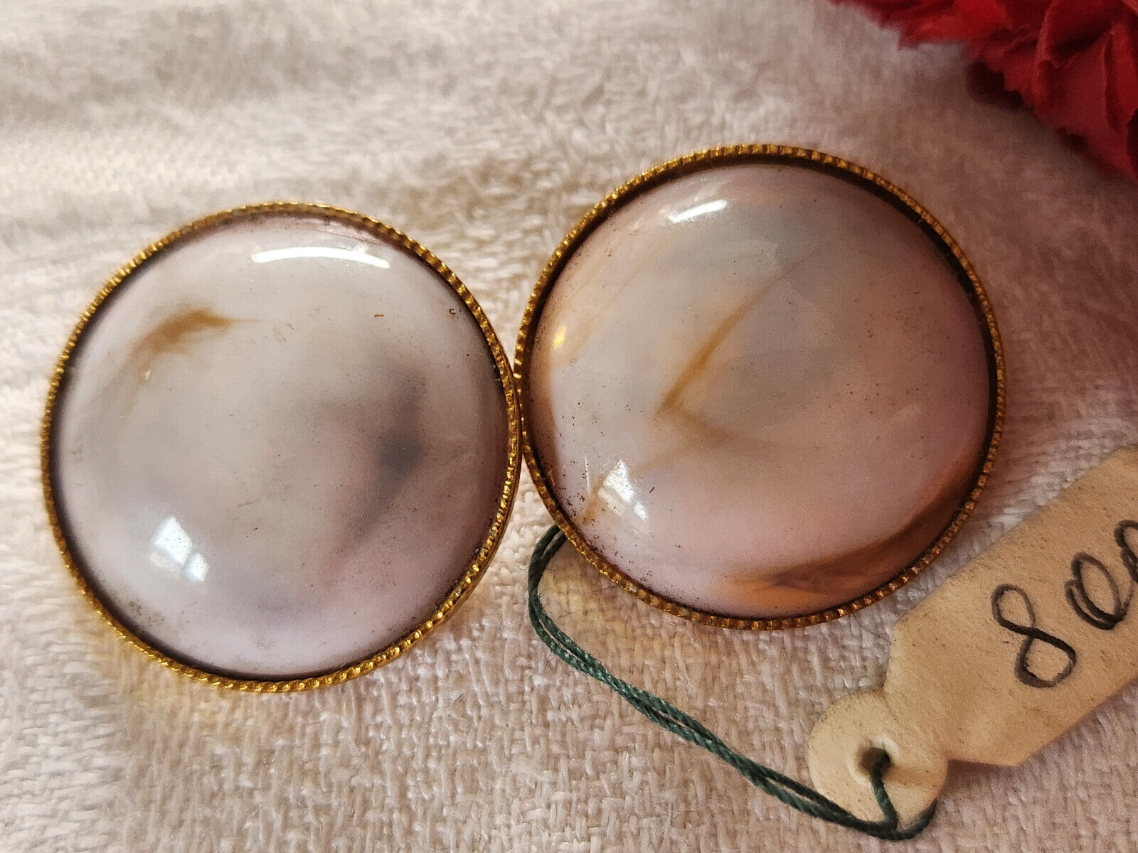 Duo boutons vintage en métal doré coeur effet marbre 2,3 cm D13C