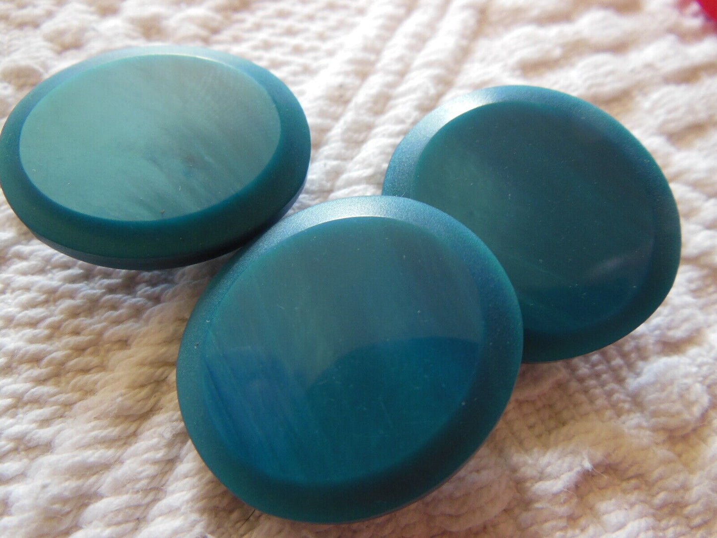 Trio boutons vintage bleu paon ovale à pied gros 2,4 sur 2,6 cm ref 136