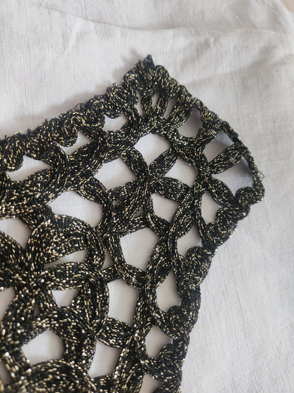 Grande encolure  vintage dentelle noir dore récup main robe soiréeevoir photo B8
