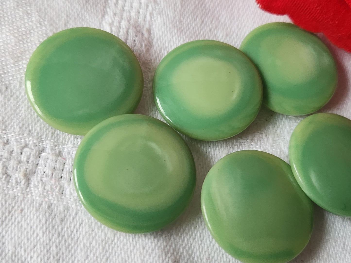 Lot 6 boutons vintage pied lisse camaieu vert 2,2 cm ref 1718