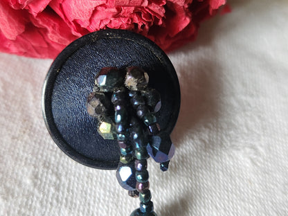 Gros bouton ancien en passementerie avec pendants perle bleu  2,4  cm G13F