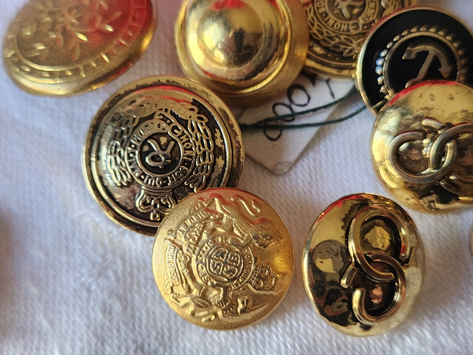Lot 11 boutons vintage en métal  jamais utilisé 1,5 cm à 2 cm ref 3911