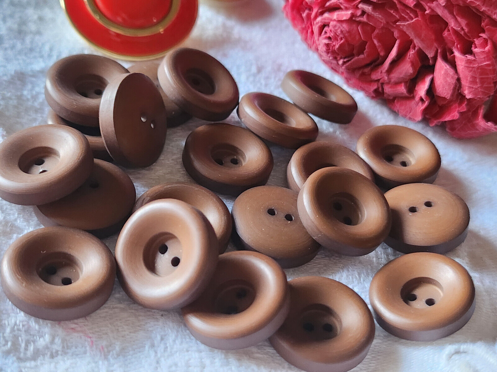 Lot 18 boutons vintage marron mat épais haut 1,7 cm ref 272