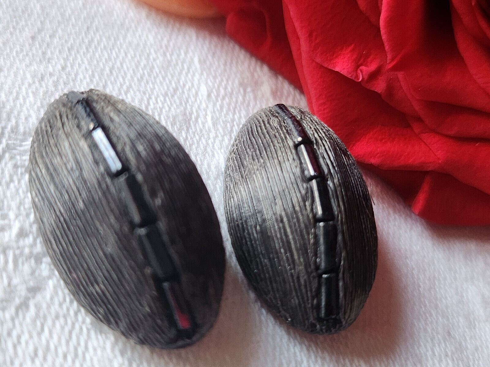 Duo boutons vintage parurier collection resine gris 2,7 cm sur 1,5 cm  G17B
